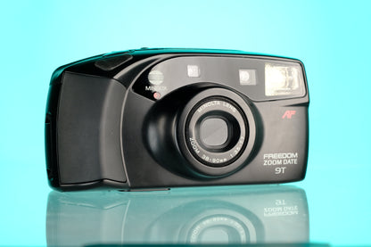 Minolta Freedom Zoom 9T 35mm Point and Shoot Camera