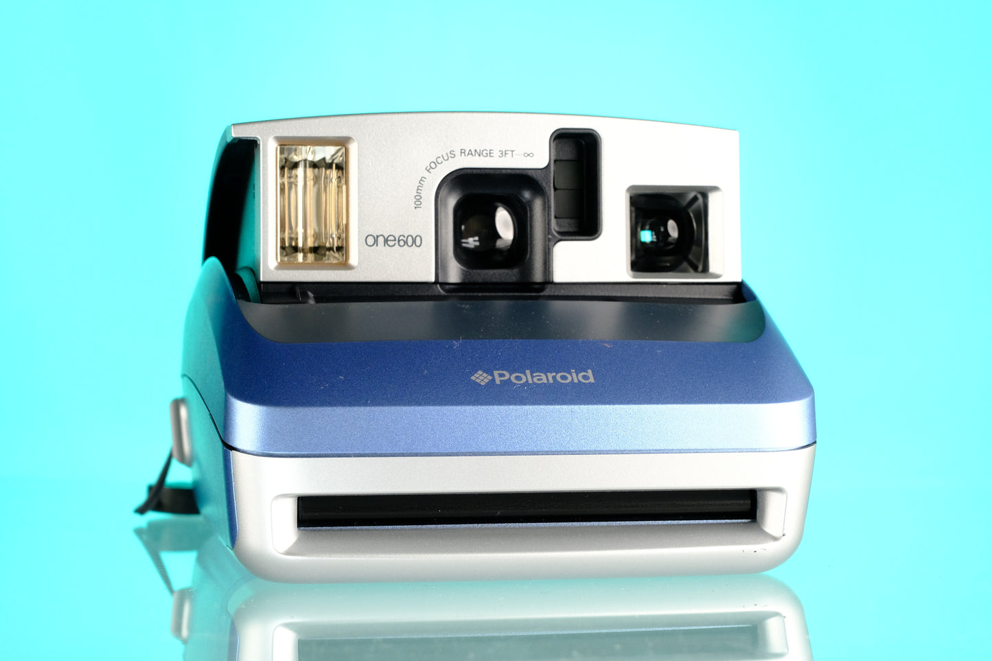Polaroid Clamshell 600 Camera