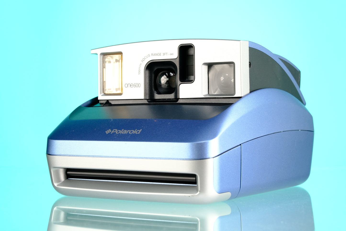 Polaroid Clamshell 600 Camera