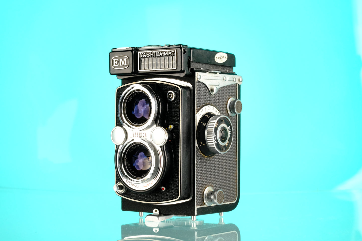 Yashica-Mat EM TLR
