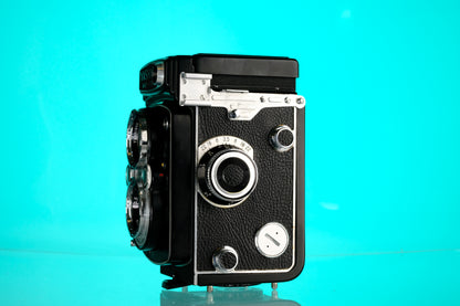 Yashica Mat 124 6x6 120 TLR Film Camera