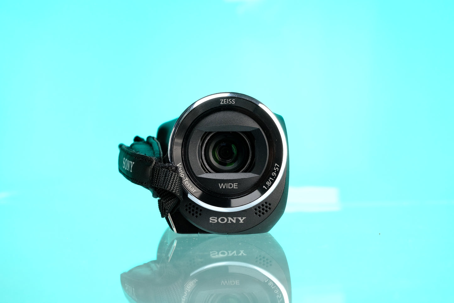 Sony Handycam HDR-CX405 Digital Camcorder