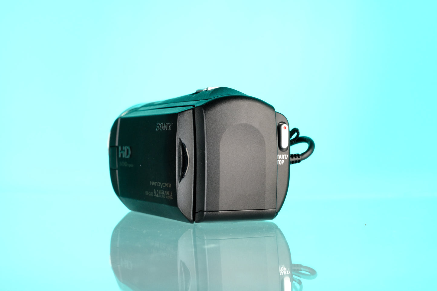 Sony Handycam HDR-CX405 Digital Camcorder