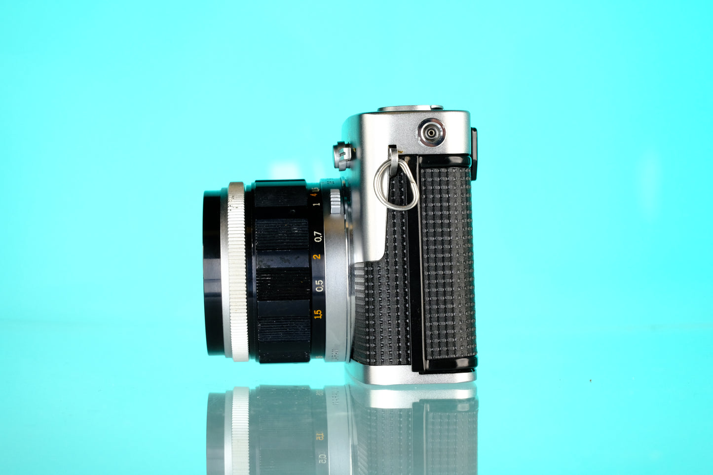 Olympus PEN FV + G.Zuiko 40mm f/1.4 Lens
