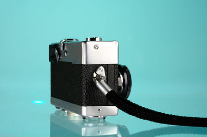 Rollei 35 35mm Viewfinder Camera 40mm Tessar f/3.5 - Singapore Model