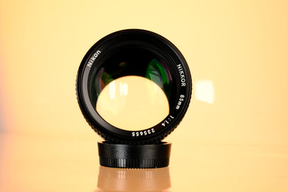 Nikon Nikkor 85mm f/1.4 Ai-S Lens