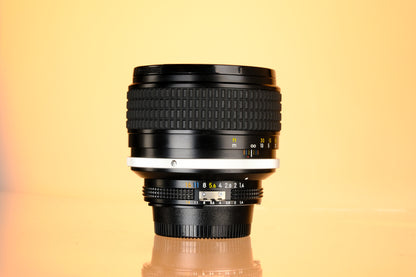 Nikon Nikkor 85mm f/1.4 Ai-S Lens