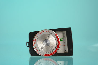 Sekonic Light Meter Model 86 + Nikonos Case