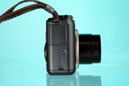 Canon Powershot G7 Digital Point and Shoot Digicam Camera