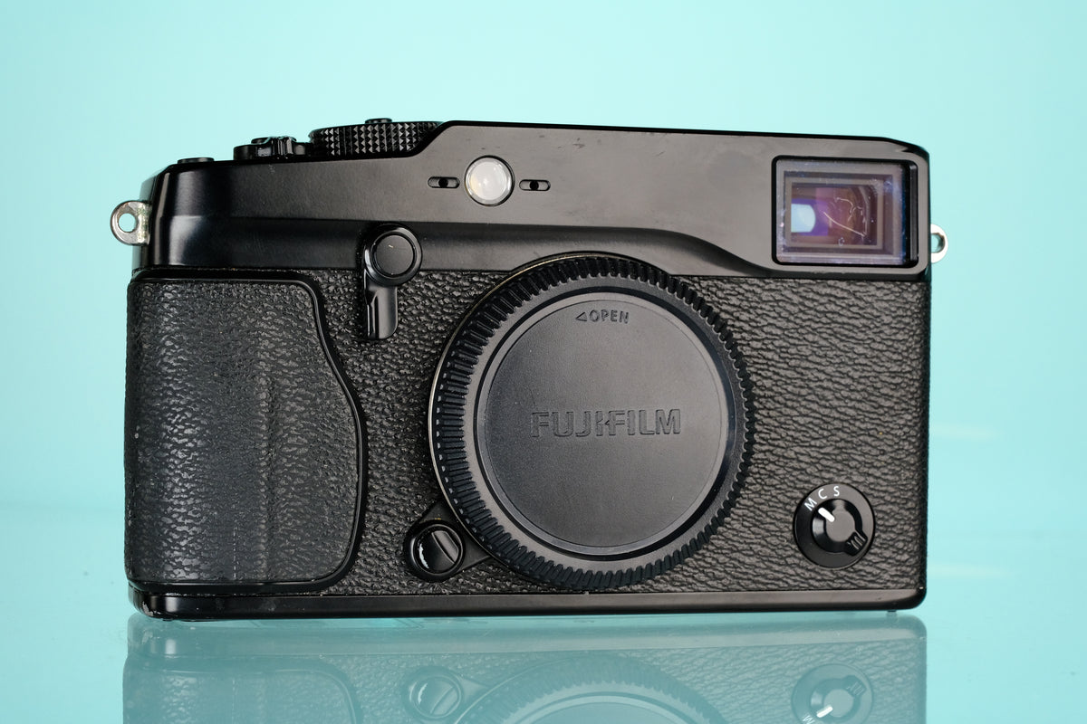 Fujifilm X-Pro1 APS-C Mirrorless Camera - X Mount (read)