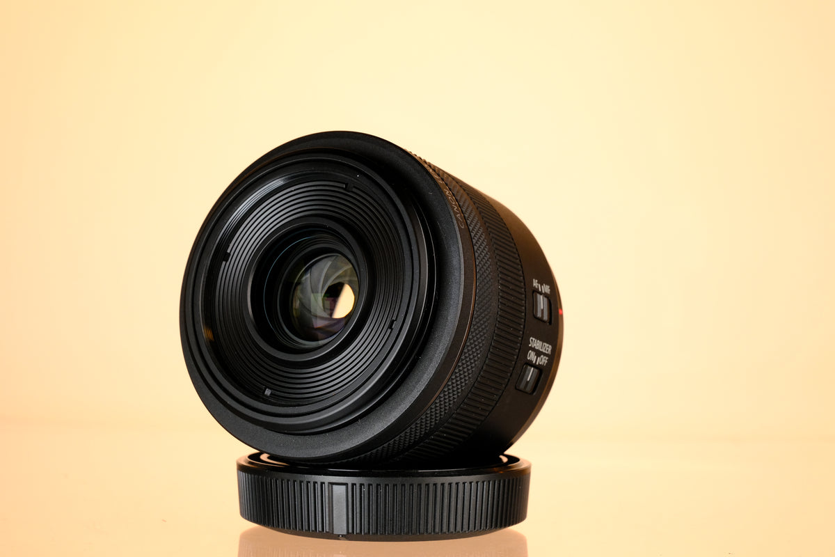 Canon RF 35mm f/1.8 Macro IS STM Lens