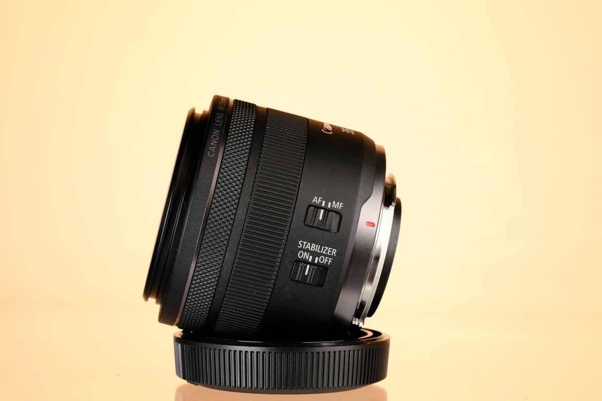 Canon RF 35mm f/1.8 Macro IS STM Lens