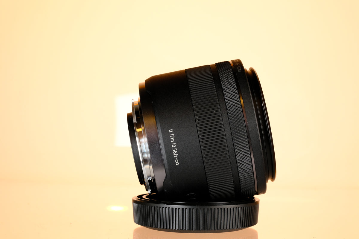 Canon RF 35mm f/1.8 Macro IS STM Lens