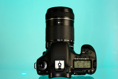 Canon 7D 18mp APS-C CMOS DSLR Camera + 18-135mm f/3.5-5.6 EF-S IS Lens