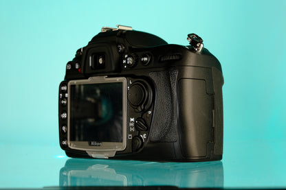 Nikon D300 12.3mp DSLR Camera + 18-55mm DX AF-S Lens