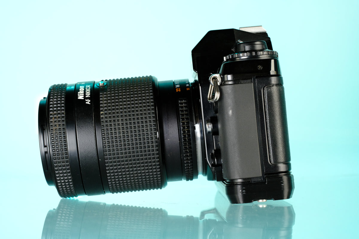 Nikon N2020 AF 35mm SLR Film Camera + AF Nikkor 35-105mm f/3.5-4.5 Zoom Lens