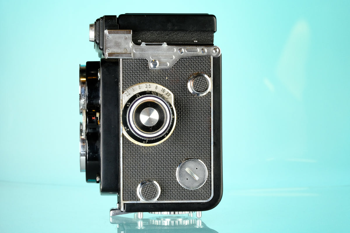 Yashica Mat 124 TLR 6x6 Medium Format FIlm Camera