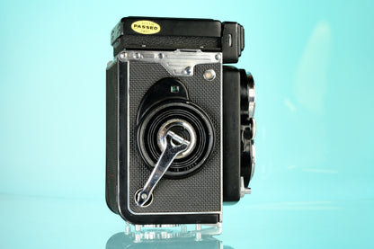 Yashica Mat 124 TLR 6x6 Medium Format FIlm Camera