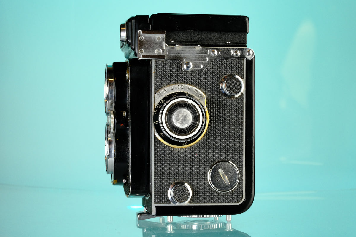 Yashica Mat 124 TLR 6x6 Medium Format Film Camera