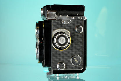 Yashica Mat 124 TLR 6x6 Medium Format Film Camera
