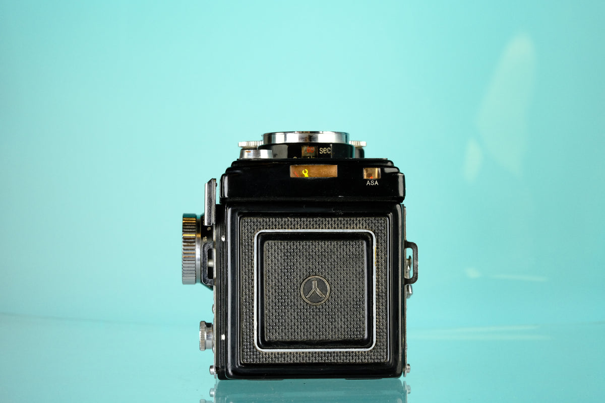 Yashica Mat 124 TLR 6x6 Medium Format Film Camera