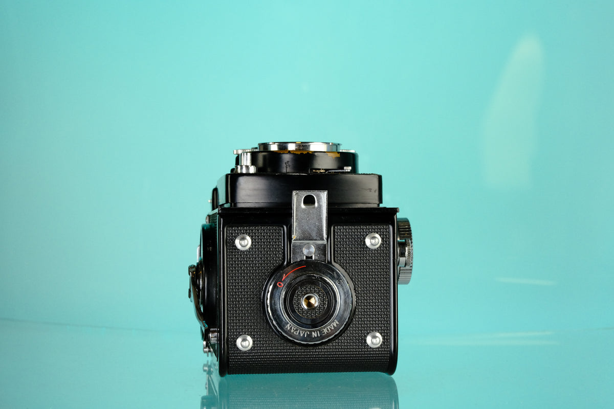 Yashica Mat 124 TLR 6x6 Medium Format Film Camera