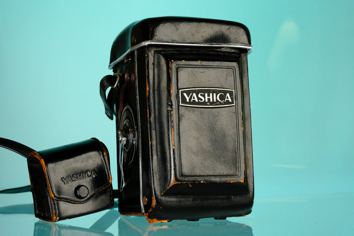 Yashica Mat 124 TLR 6x6 Medium Format Film Camera