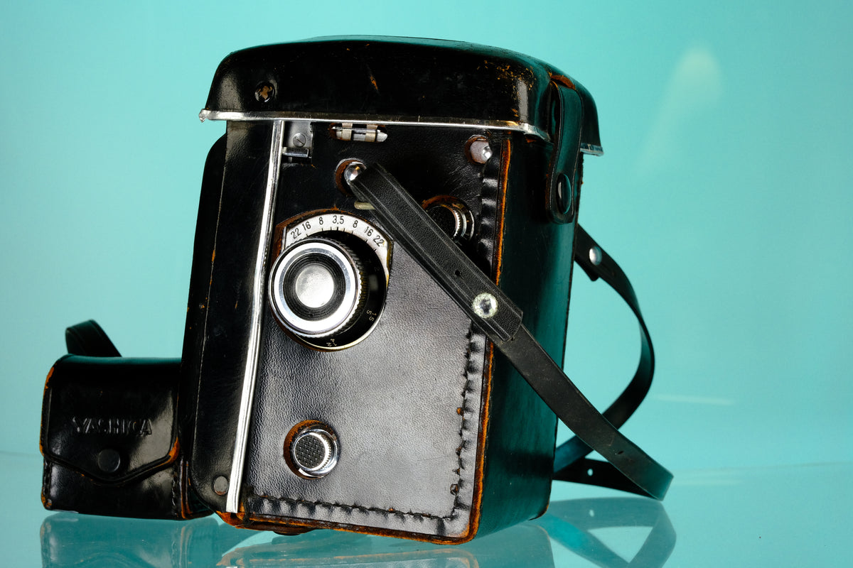 Yashica Mat 124 TLR 6x6 Medium Format Film Camera