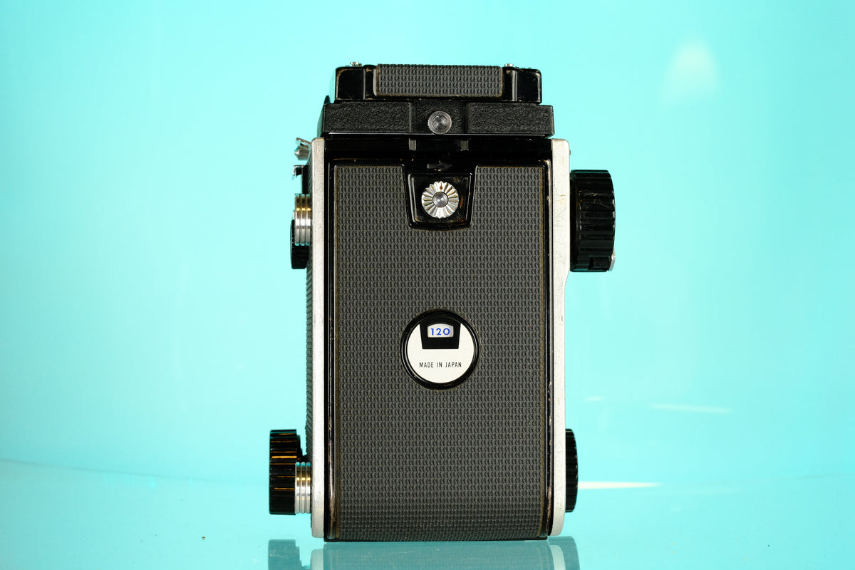 Mamiya C220 TLR Medium Format Film Camera + 135mm F/4.5 Blue Dot Lens