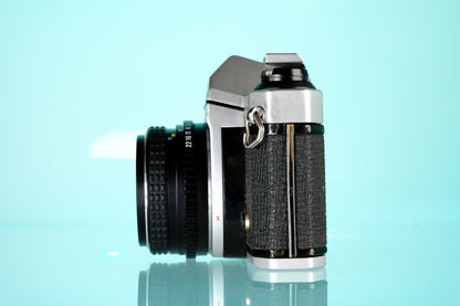 Pentax K1000 35mm SLR Film Camera + Pentax-M 50mm f/1.7 Lens