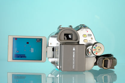 Panasonic PV-GS150 3CCD Mini DV Camcorder