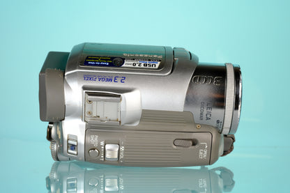 Panasonic PV-GS150 3CCD Mini DV Camcorder
