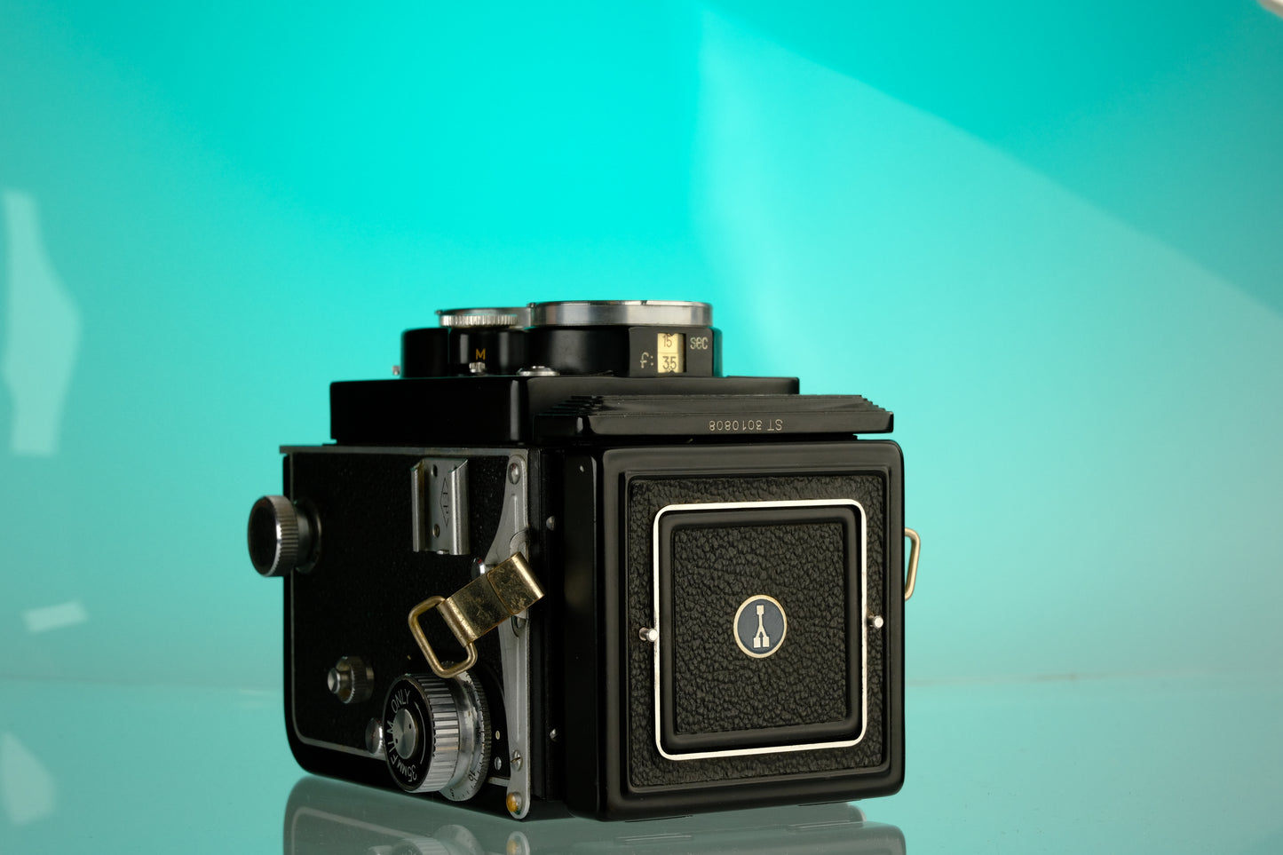 Yashica 635 6x6 Medium Format TLR Film Camera + 35mm Adapter
