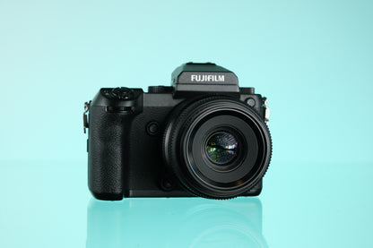 Fujifilm GFX 50s Medium Format Digital Camera Kit + 63mm f/2.8 GF Autofocus Lens