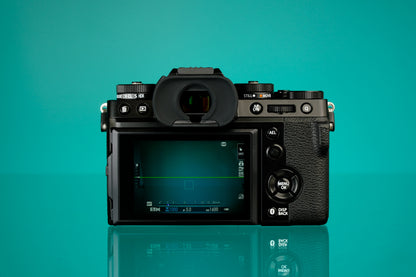 FUJIFILM X-T5 40.5mp Mirrorless Camera + 16-80mm f/4 Lens Kit