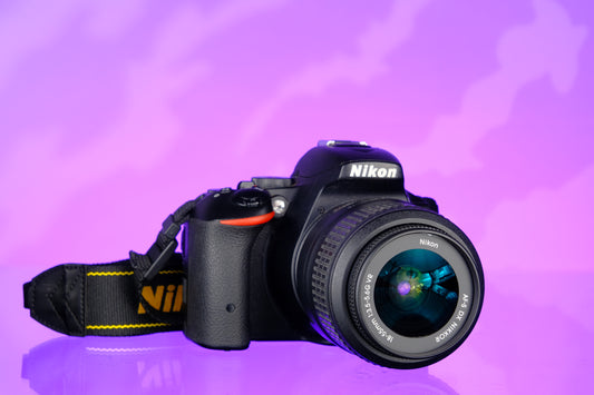 Nikon D5500 Crop Format APS-C DSLR Camera + 18-55mm f/3.5-5.6 VR Zoom Lens