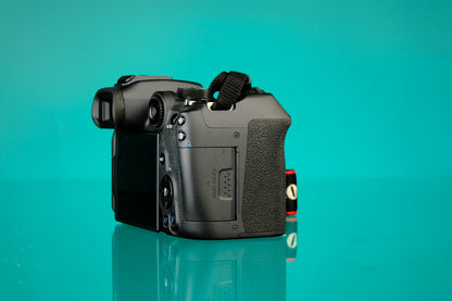 Canon EOS R7 32.5 MP Mirrorless Camera Body