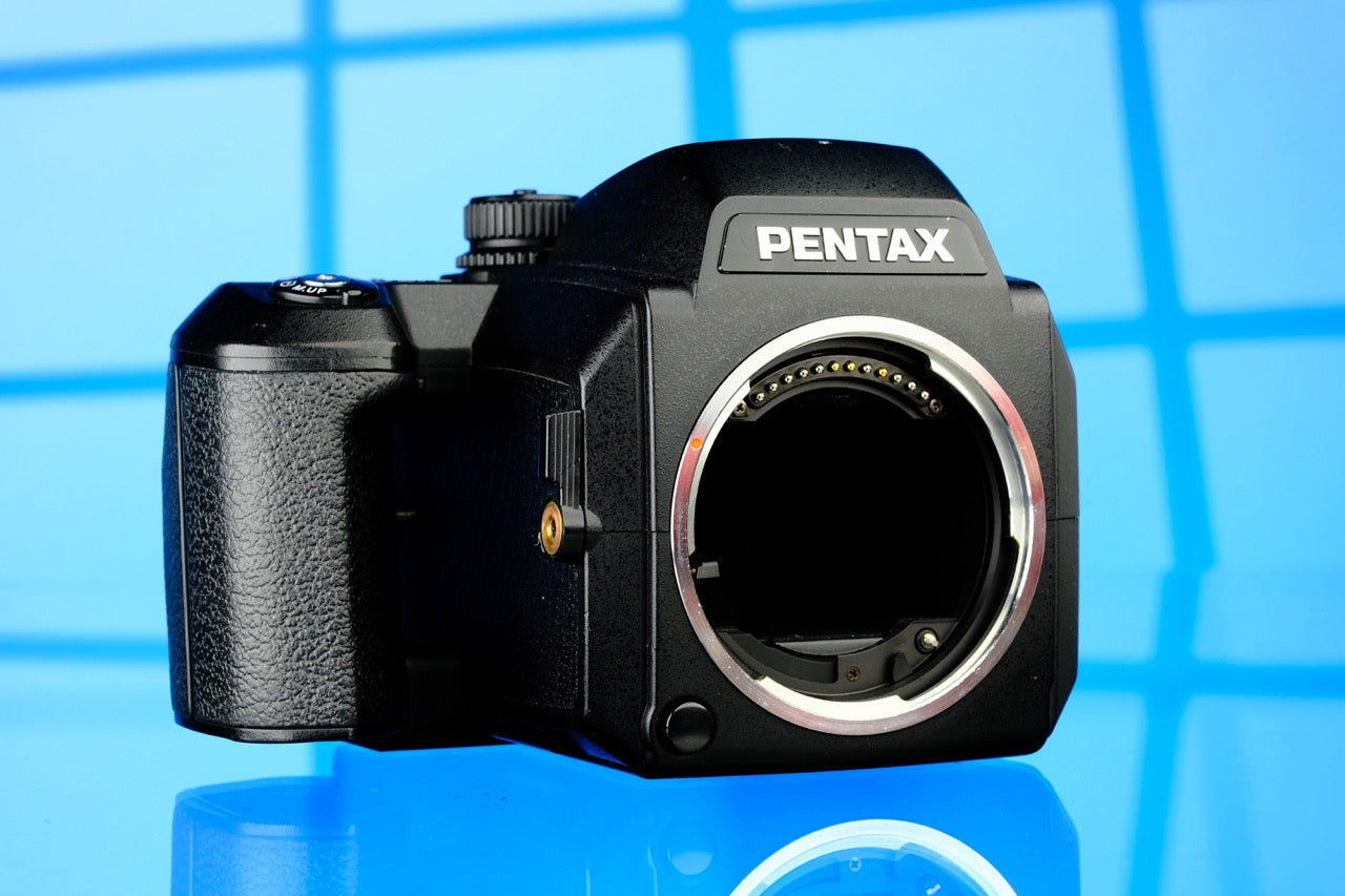 Pentax 645n 120 220 Medium Format Autofocus SLR Camera