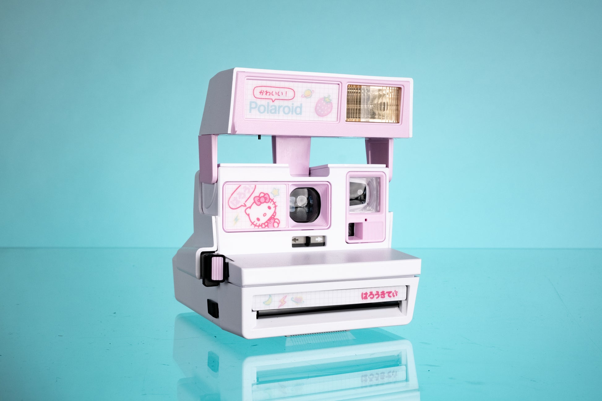 Polaroid 600 Hello Kitty Strawberry Kawaii Instant Film Camera