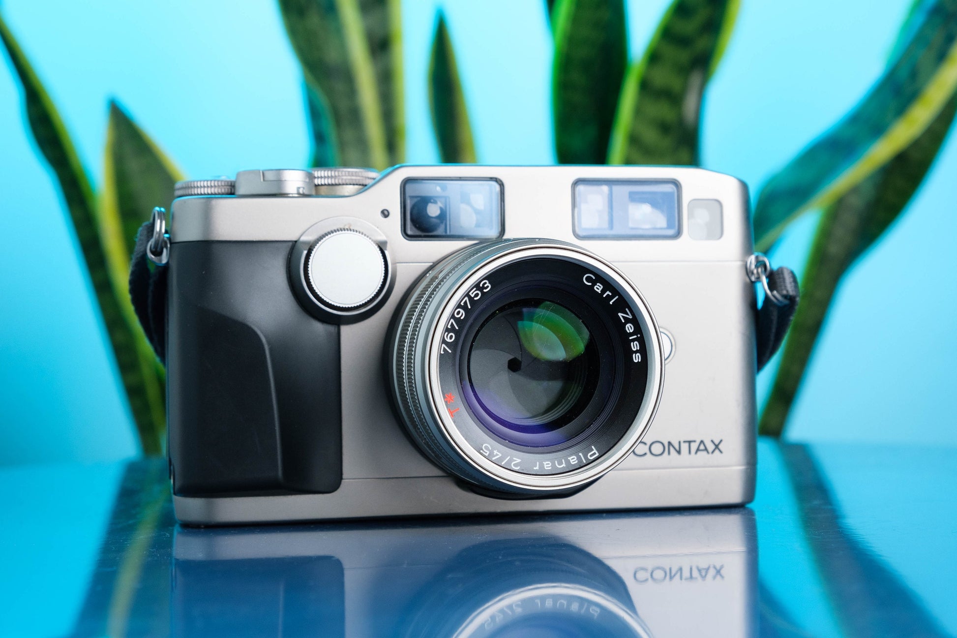 Contax G2 35mm Rangefinder Point and Shoot Film Camera Carl