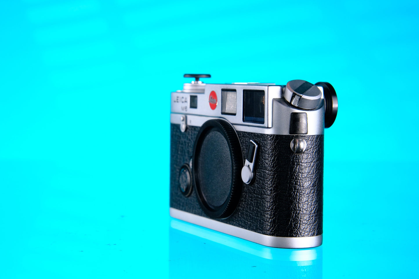 Leica M6 Classic 35mm Rangefinder Film Camera - Silver Chrome