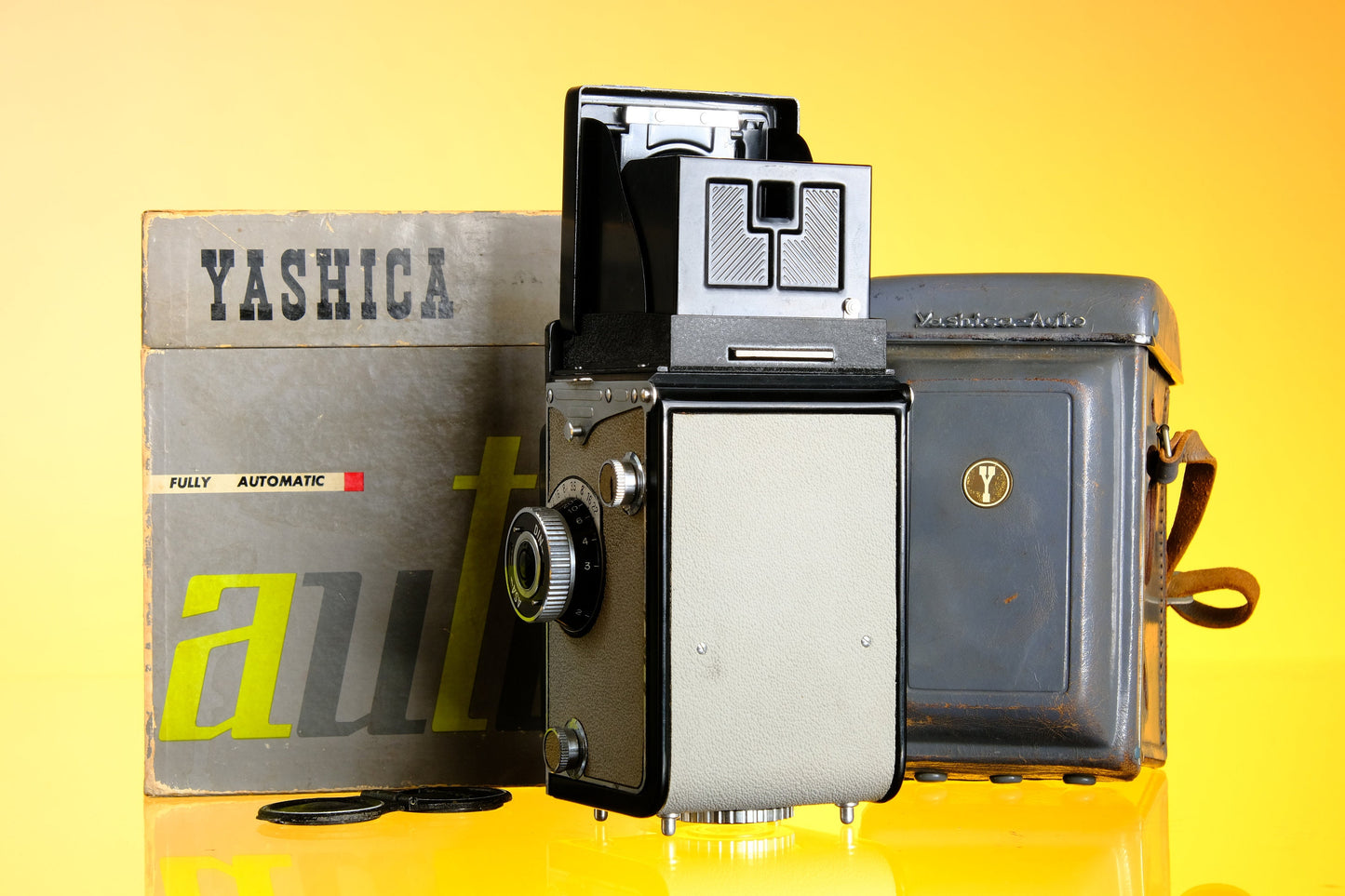 Yashica Mat Auto 6x6 Square Format Twin Lens Camera Yashinon 80mm f/3.5 Lens EXC!
