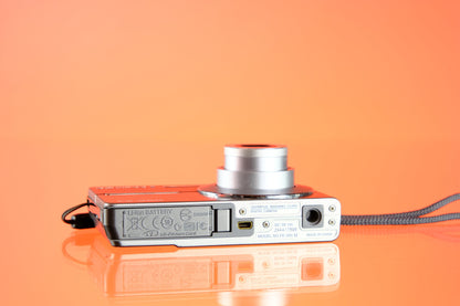 Olympus FE-360 Digital Point-and-Shoot Camera