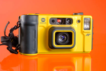 Minolta Weathermatic 35DL 35mm Point and Shoot Film Camera Waterproof
