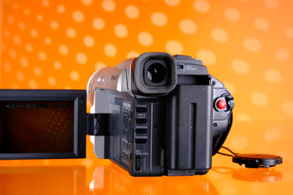 Sony DCR-TRV520 Digital Handycam Camcorder Digital8 Mini DV Camera
