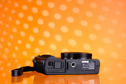 Panasonic Lumix DMC-ZS60 Digital Point & Shoot Digicam GX7 alternative