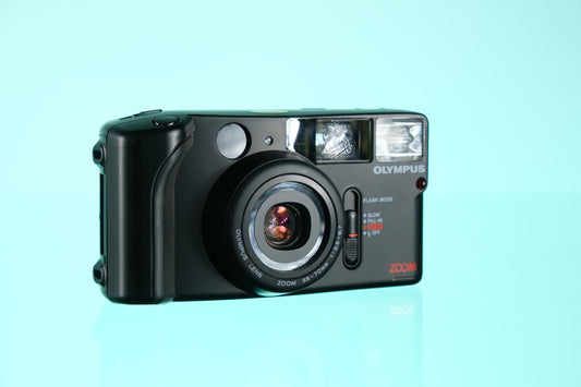 Olympus Quick Shooter Zoom 35mm Point and Shoot Film Camera