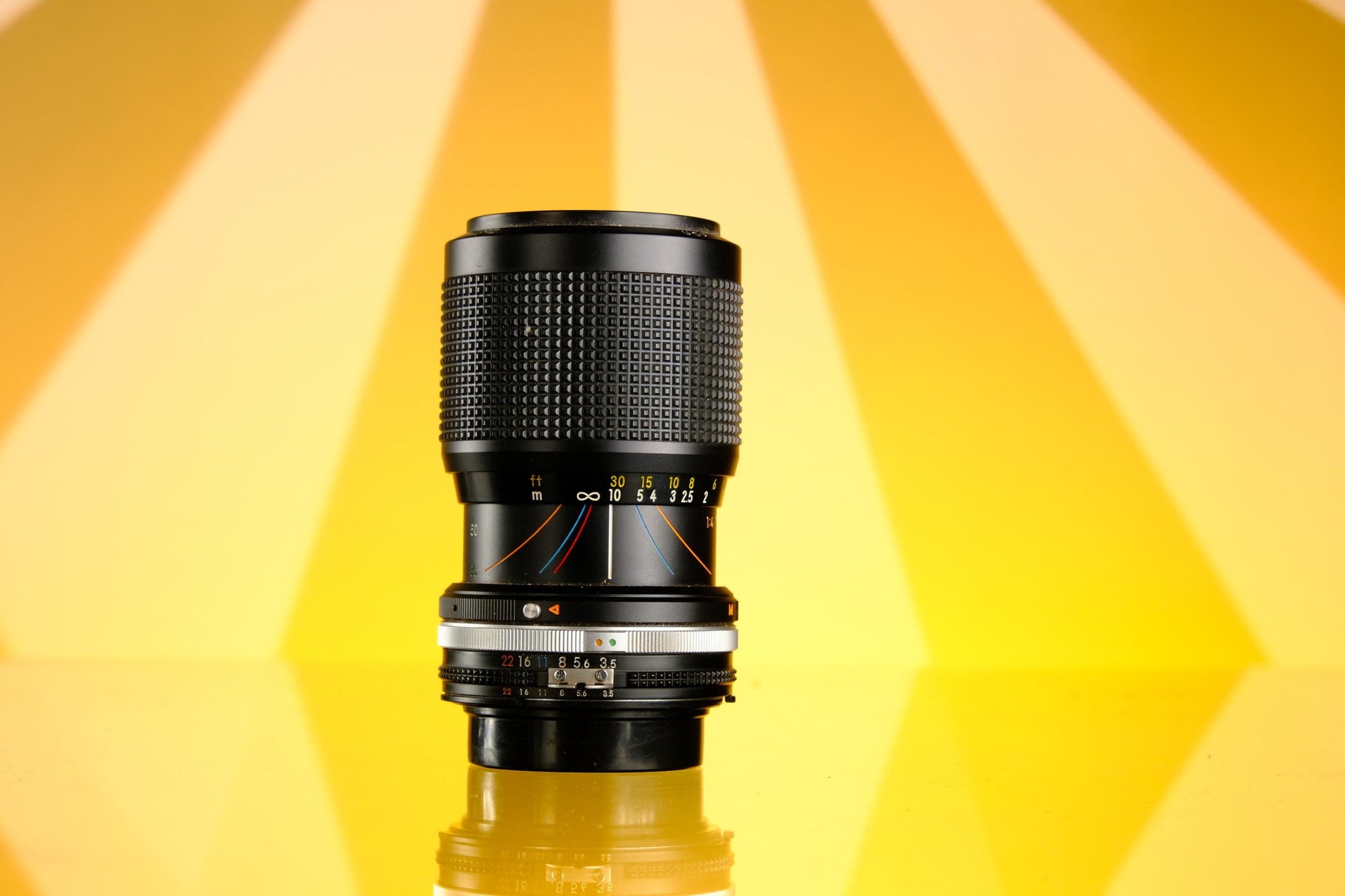 Nikon 35-105mm f/3.5-4.5 Zoom Lens Ai F Mount