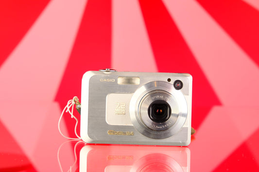 Casio Exilim EX-Z750 Silver Compact Digital Camera Digicam Starter Kit