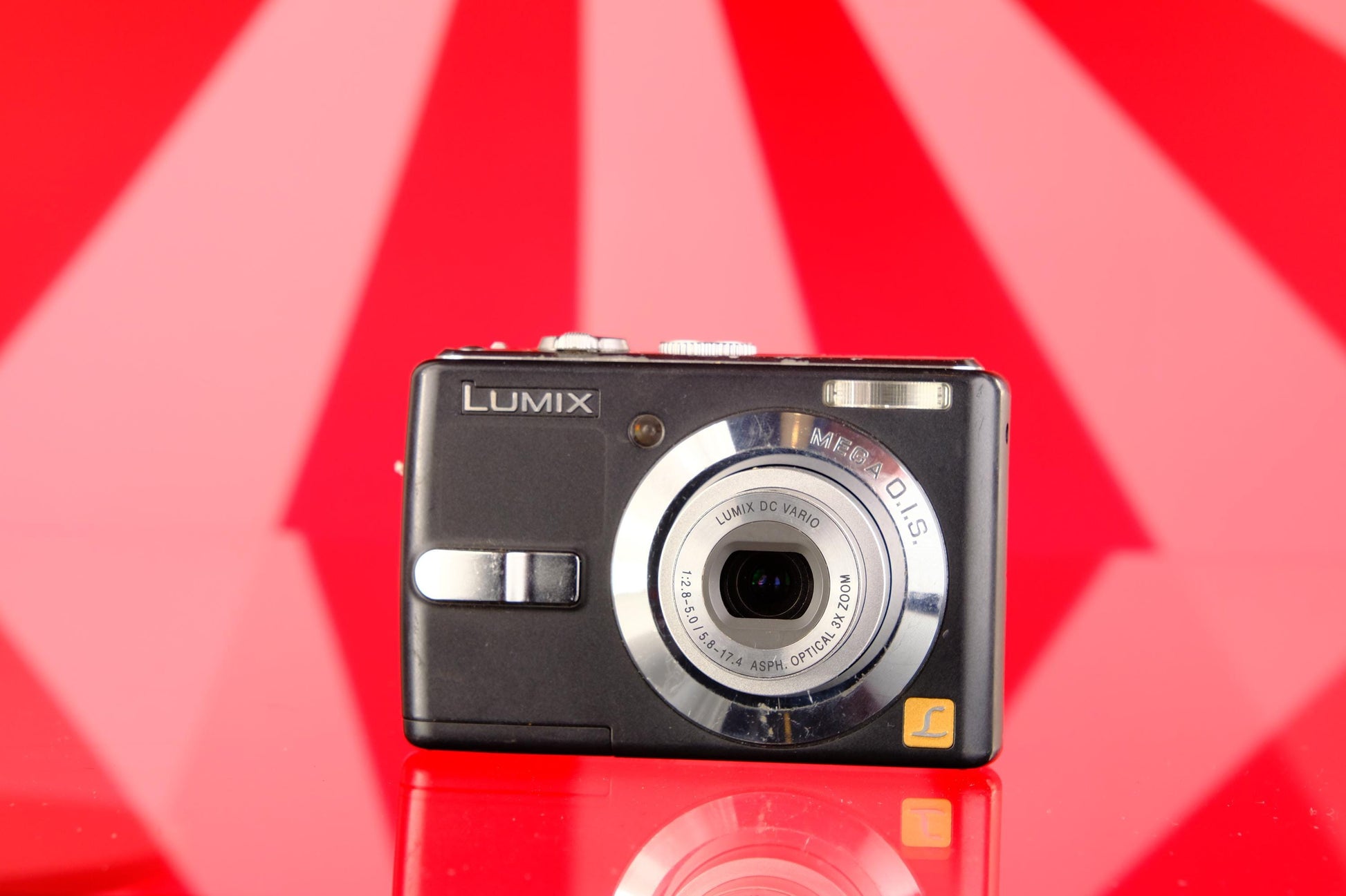 Panasonic Lumix DMC-LS75 Compact Digital Camera Digicam Starter Kit